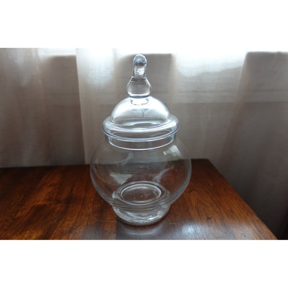The Unbranded Brand Other - Vintage 8‎ inches clear glass apothecary jar with lid